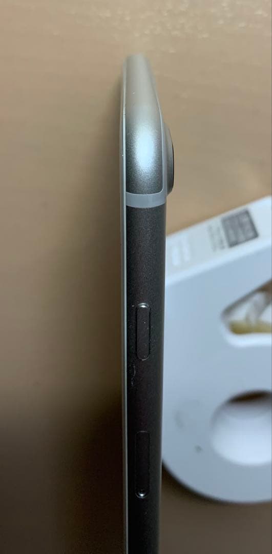 希少　美品　iPhone 7 Plus 128GB（シルバー）