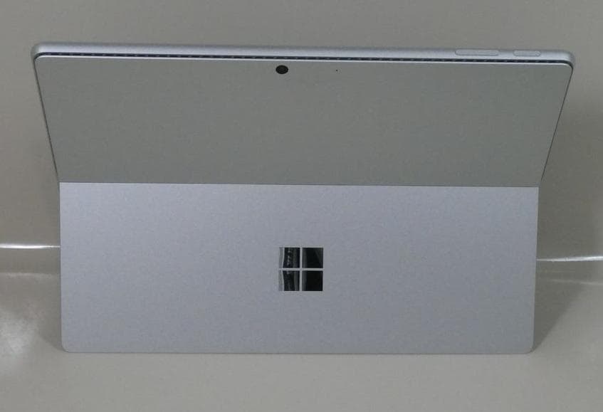 【お得】Surface Pro 9 、純正キーボードとSlim Pen 2 付属