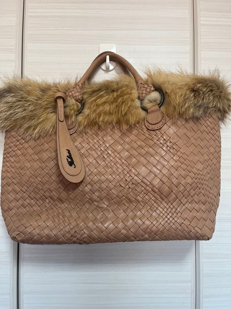 ファロルニ　イントレチャート高級レザートートバッグファー付き