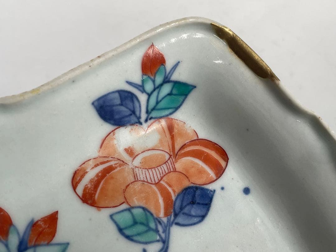 骨董　アンティーク　古伊万里　鍋島　色絵　椿図　変形皿　角皿　小皿