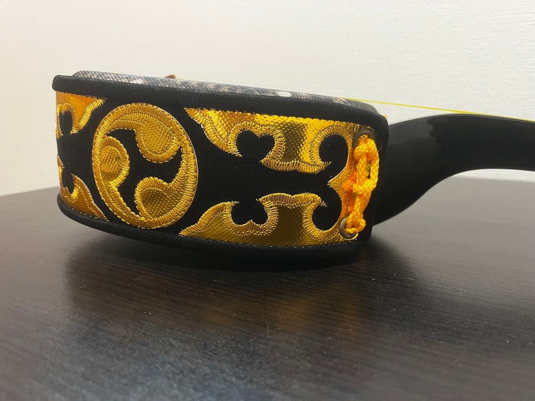 【美品】沖縄 三線 人工皮 和楽器 民謡楽器 沖縄三線