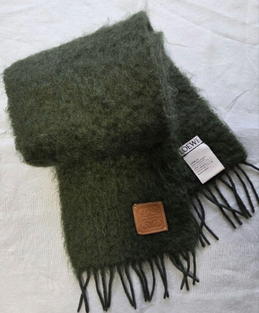 LOEWE ダークグリーン マフラー フリンジ付き