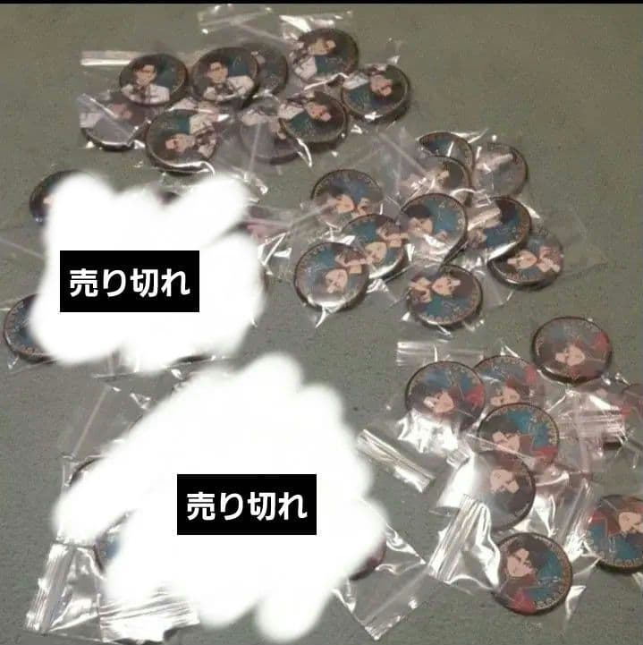 リヴァイ　カラオケの鉄人コラボ缶バッジ　30個セット