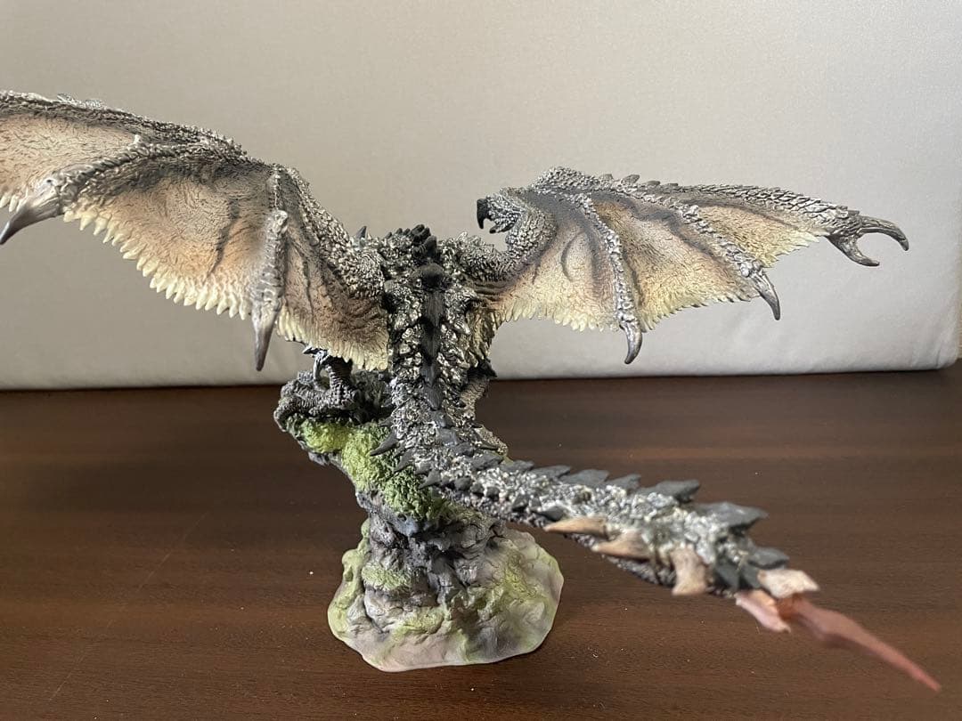 カプコンフィギュアビルダー クリエイターズモデル 銀火竜 リオレウス希少種