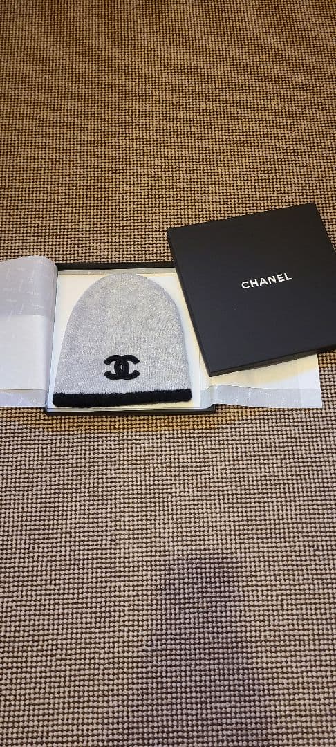 お値下げしました❗100％本物‼️未使用タグ付き★CHANELシャネルニット帽子