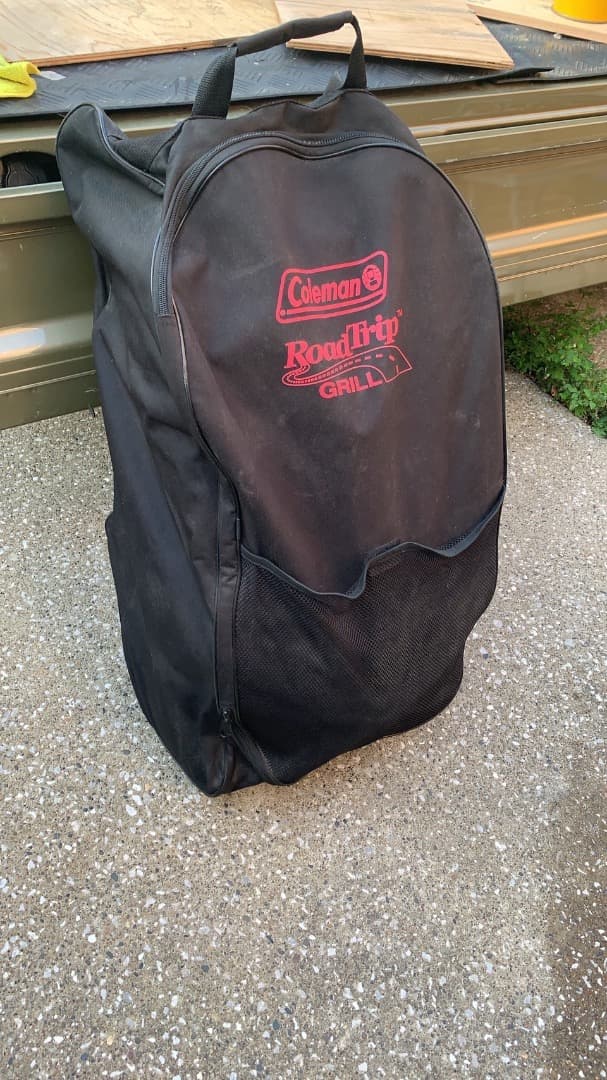 ろとColemanコールマン ロードトリップグリル LXE-J バッグ付き