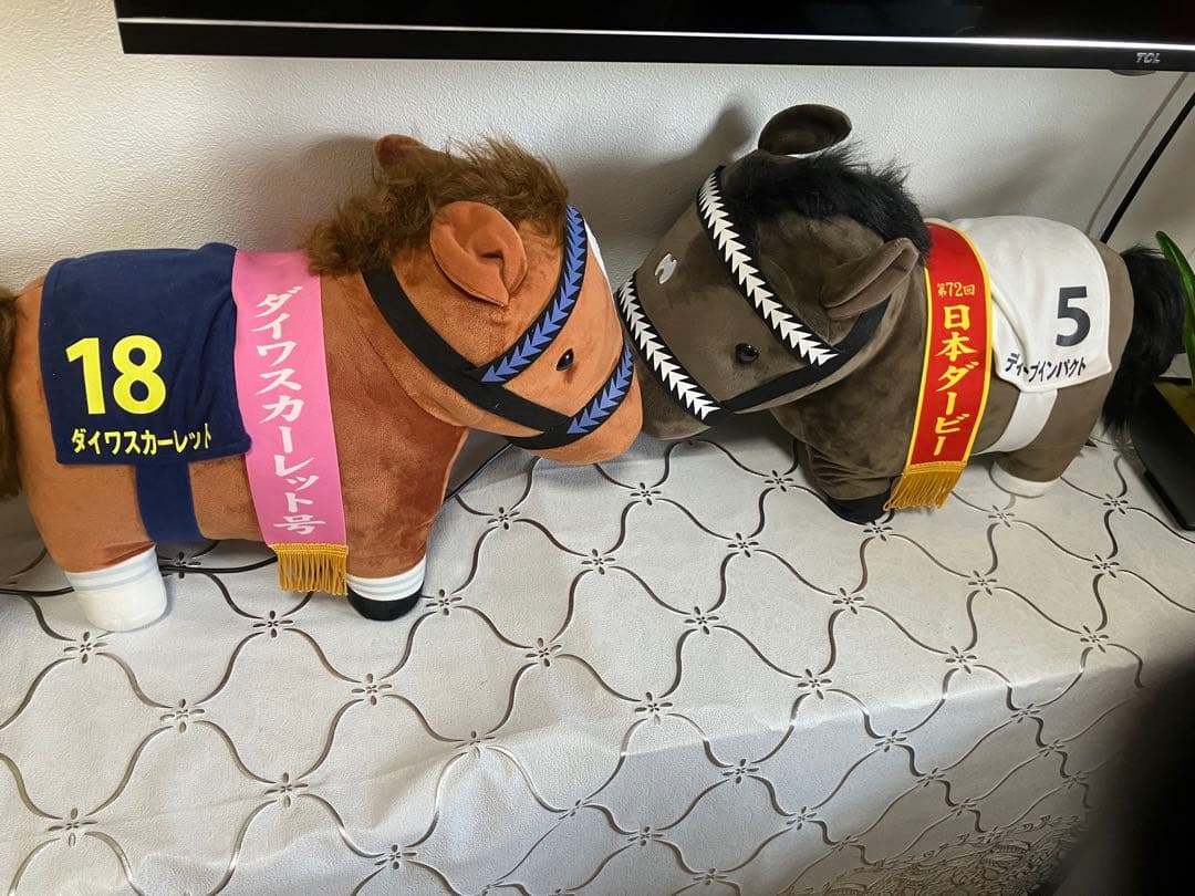 2匹ダイワスカーレットと日本ダービーのぬいぐるみセット