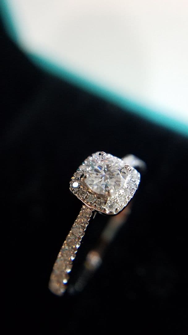 Yu⭐︎ページ！最高級モアサナイト　0.3カラット　スクエアヘイローリング