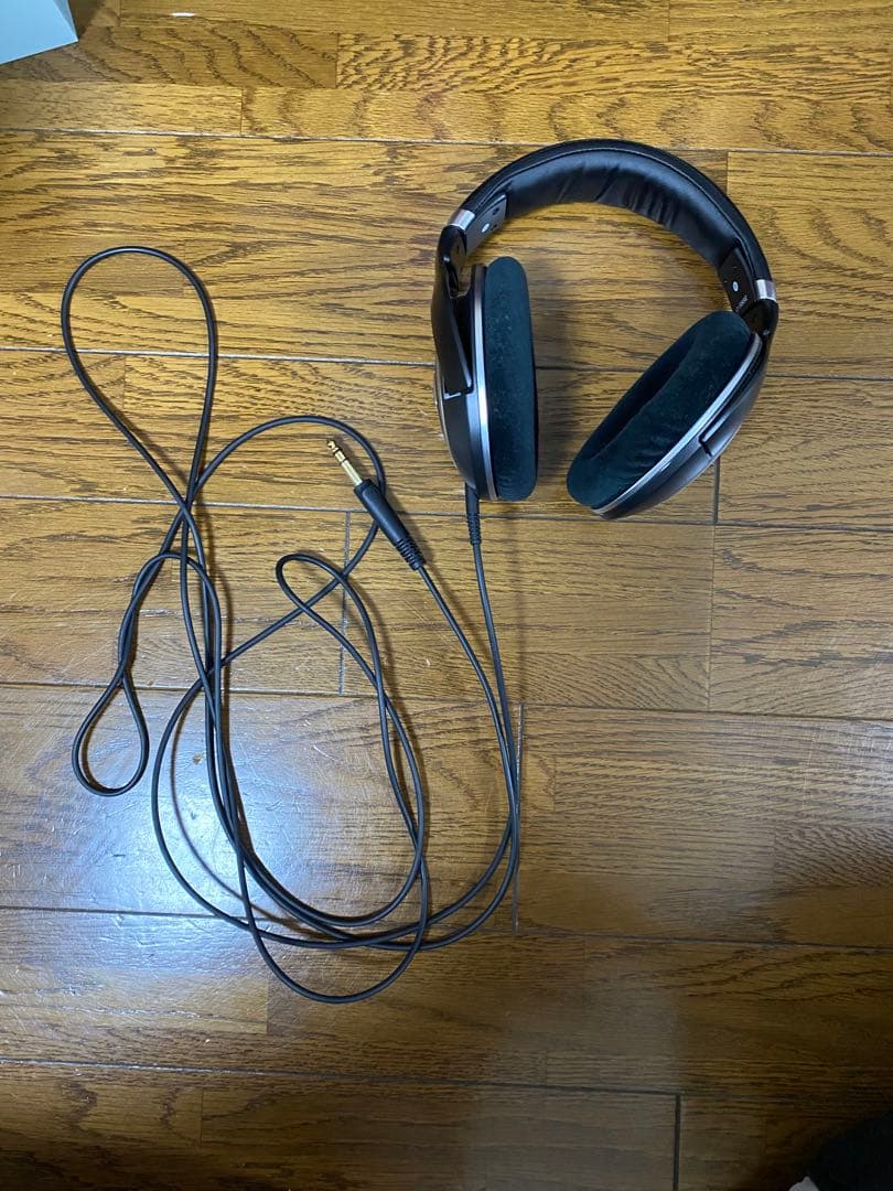 【匿名配送】ゼンハイザー有線オープン型ヘッドホン　ブラックHD599SE