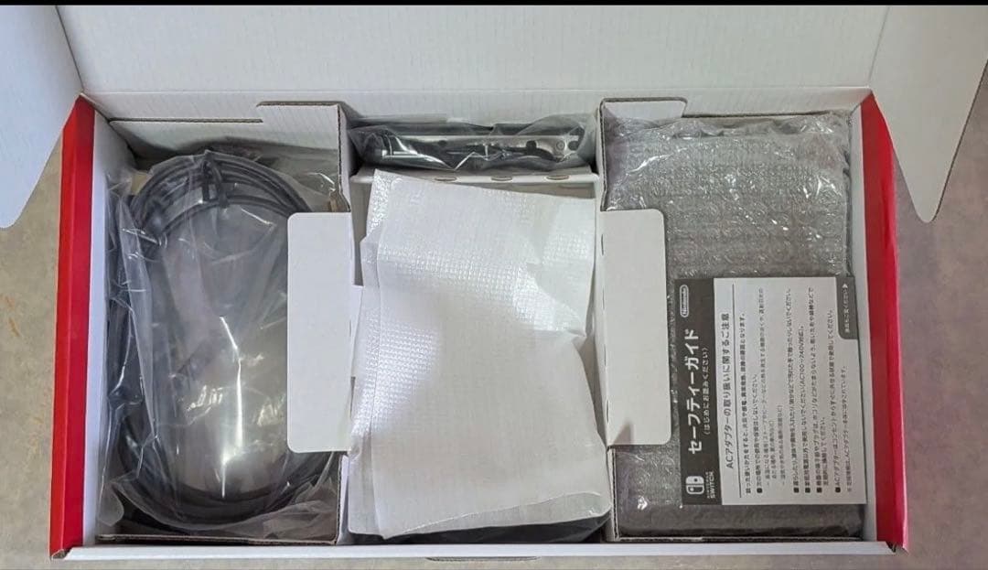 NintendoSwitch ニンテンドースイッチマインクラフトソフト付き！！