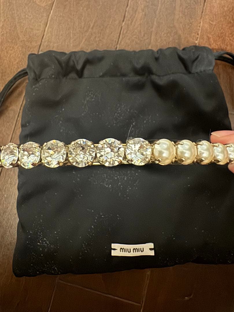 miu miu キラキラカチューシャ