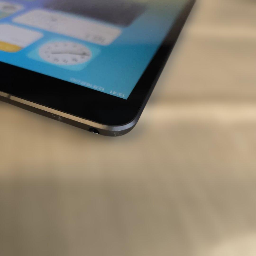 れ*ん様 iPad Air第3世代/64GB スペースグレイ MV0D2J/A8