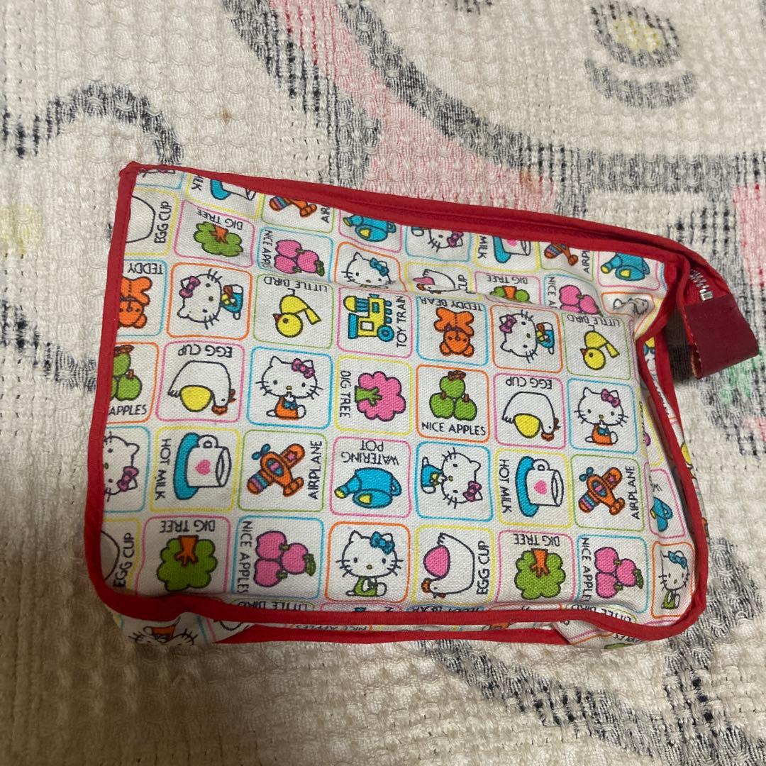 サンリオ　昭和レトロ　ハローキティ1976 弁当袋2こ＆ポーチ1こ　バラ売不可