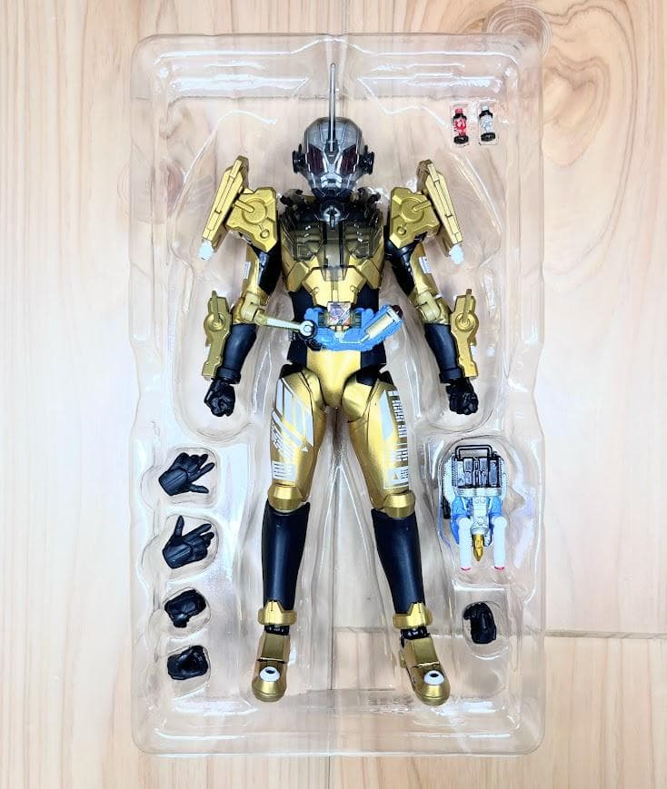 【美品】　S.H.Figuarts 仮面ライダー グリス　仮面ライダービルド