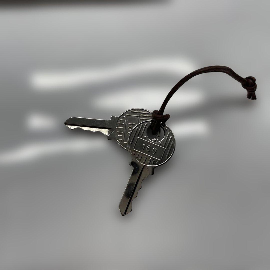 【12.9/5】HERMES エルメス カギ 2本 160番 袋付き