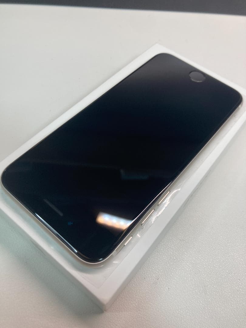 iPhoneSE3 128gb【極美品☆新品バッテリー】