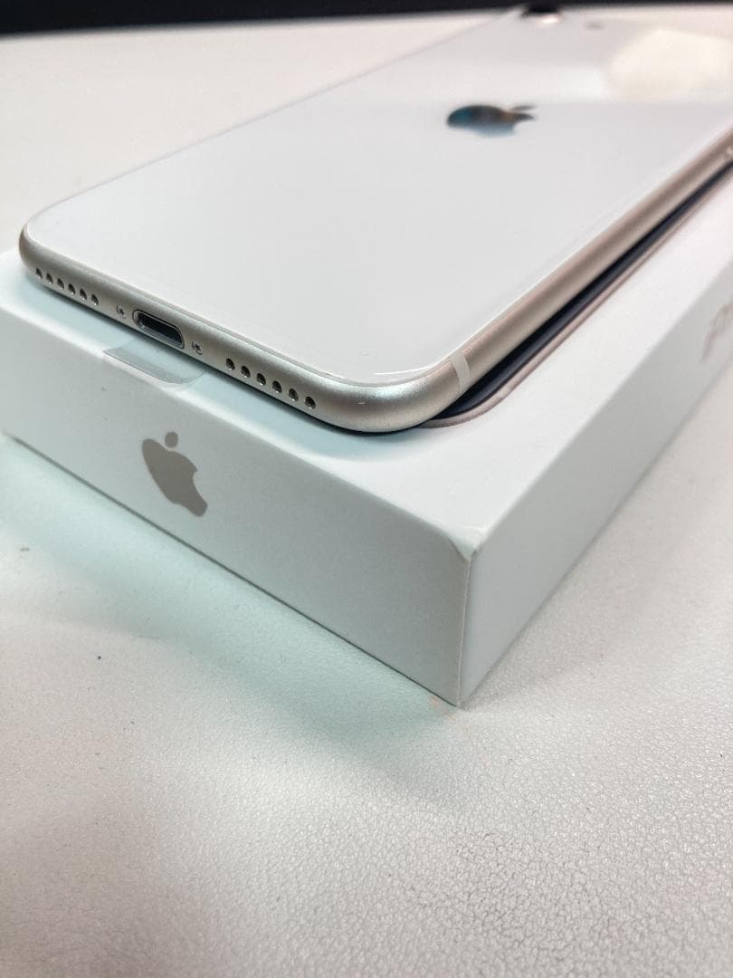 iPhoneSE3 128gb【極美品☆新品バッテリー】