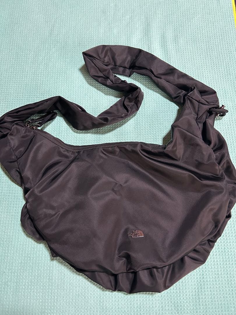 ノースフェイス フリルショルダーバッグ 黒