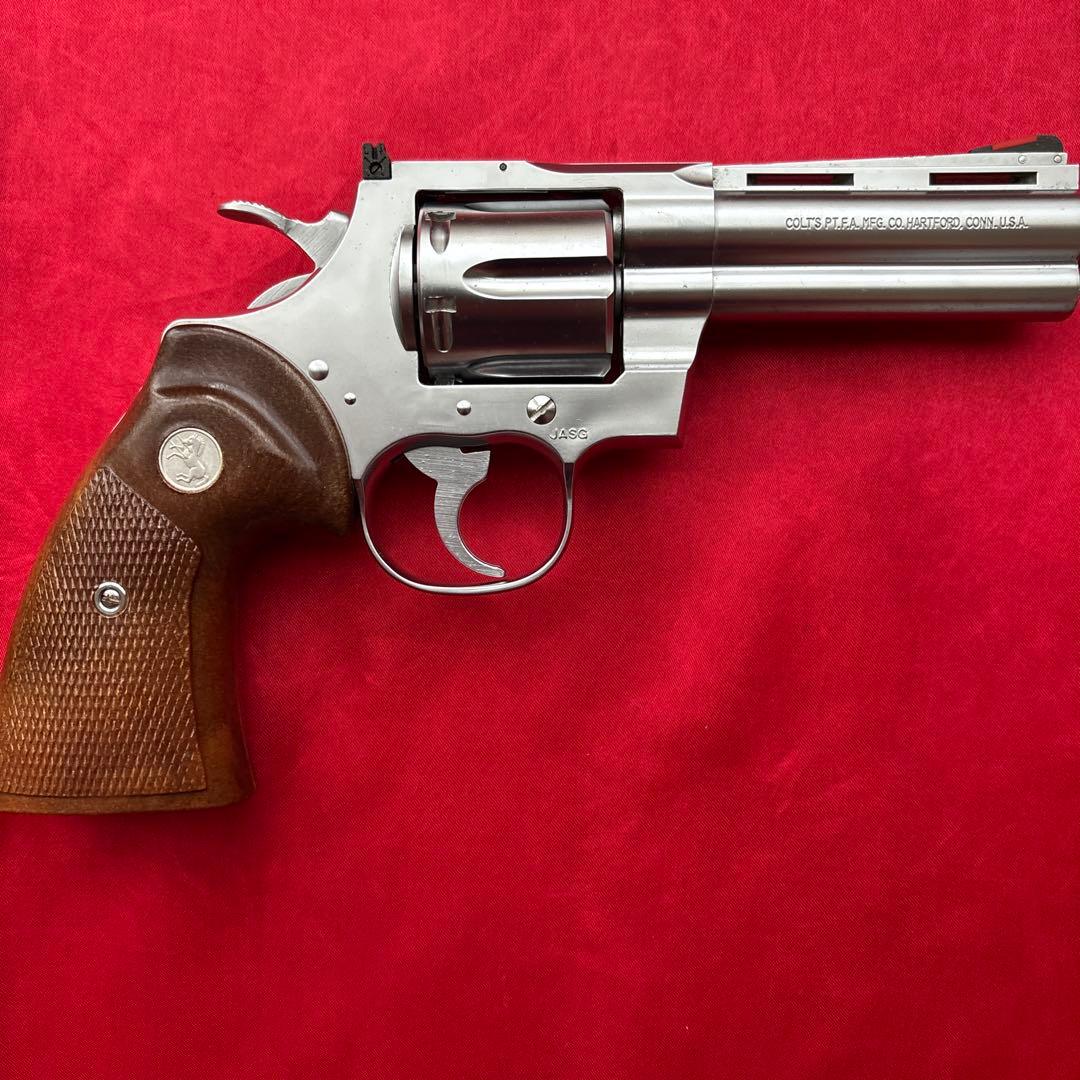 コクサイ　コルトパイソン357マグナム4インチ　シルバー　ガスリボルバー