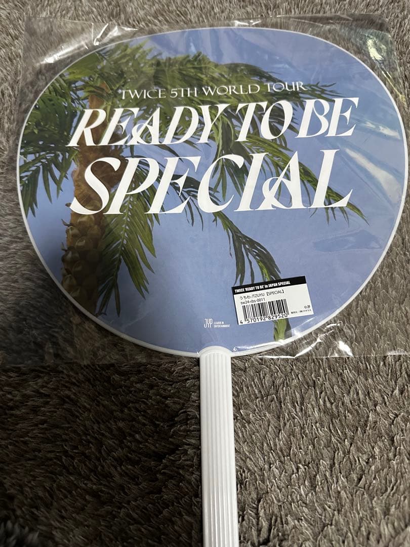 TWICE 直筆サインうちわツウィ「土日限定価格」