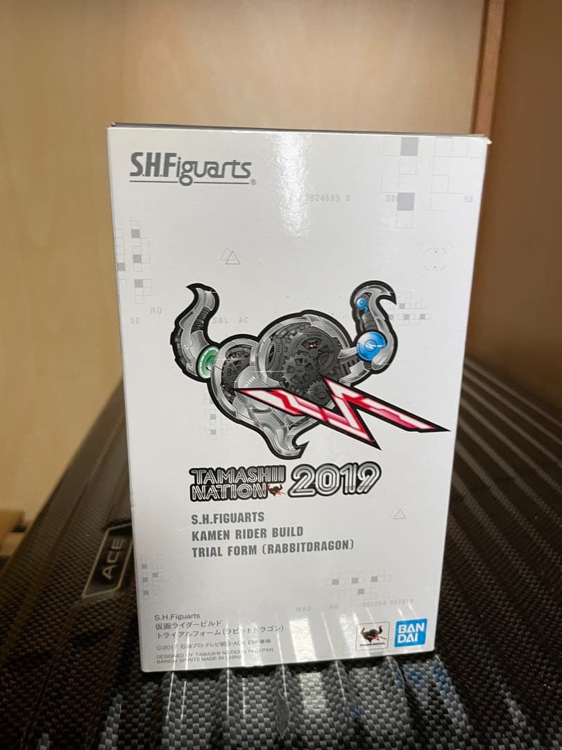 S.H.Figuarts 仮面ライダービルドトライアルフォーム ラビットドラゴン