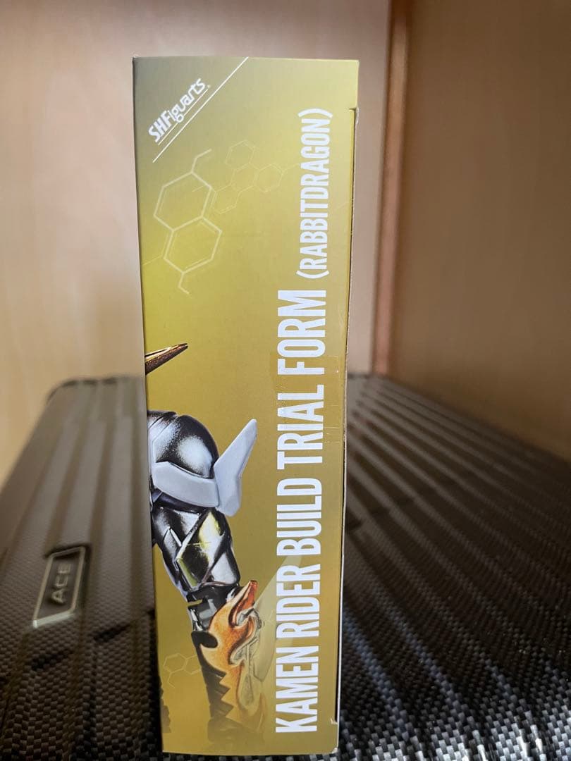 S.H.Figuarts 仮面ライダービルドトライアルフォーム ラビットドラゴン