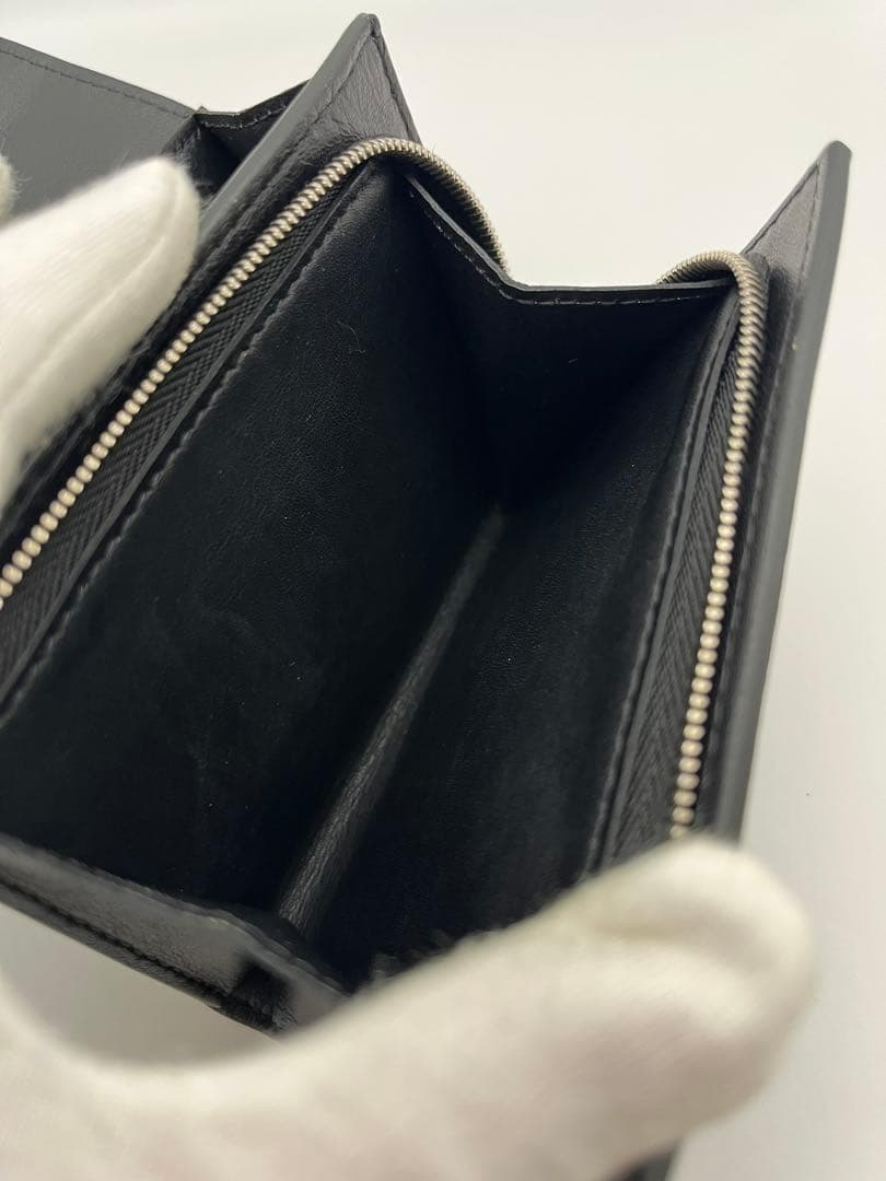 ✨極上美品✨ルイヴィトン モノグラム マヒナ イリス コンパクト黒 二つ折り財布