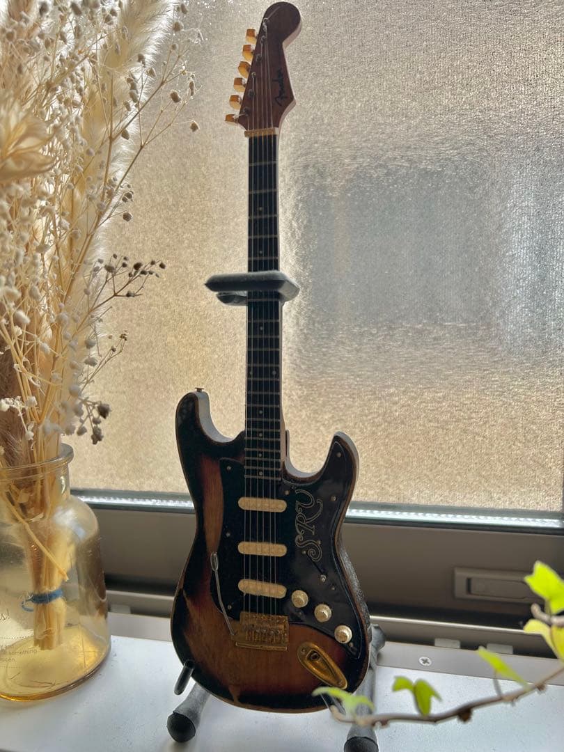 【希少】フェンダー ストラト ミニチュア ギター SRV レイヴォーン