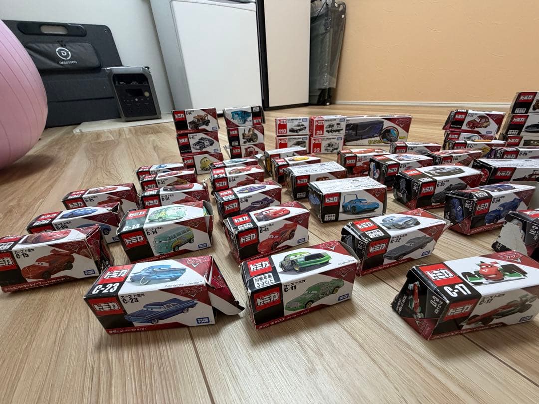 トミカ　カーズ48個　自動車4個　セット