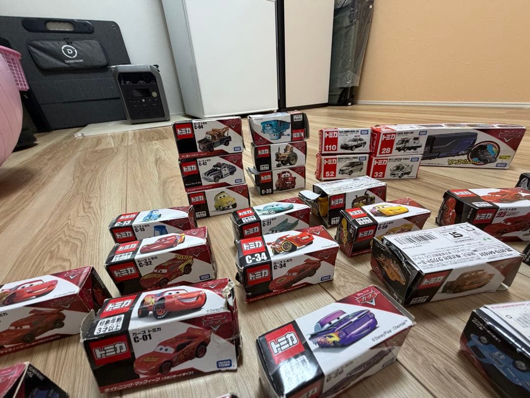 トミカ　カーズ48個　自動車4個　セット