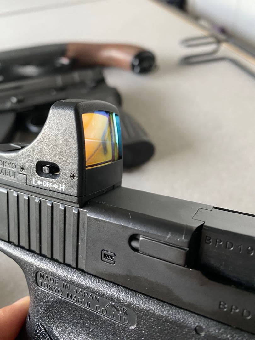 東京マルイ　グロック26 ドットサイト付き