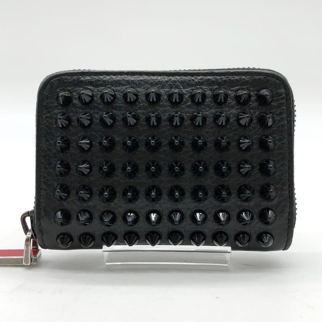 ルブタン ケース ミニウォレット ラウンドジップ スタッズ レザー 黒