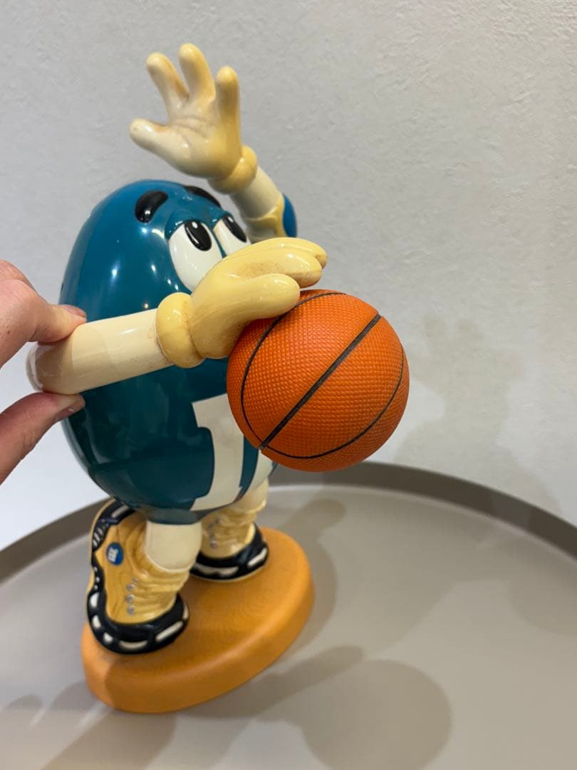 M&M's バスケットボール フィギュア