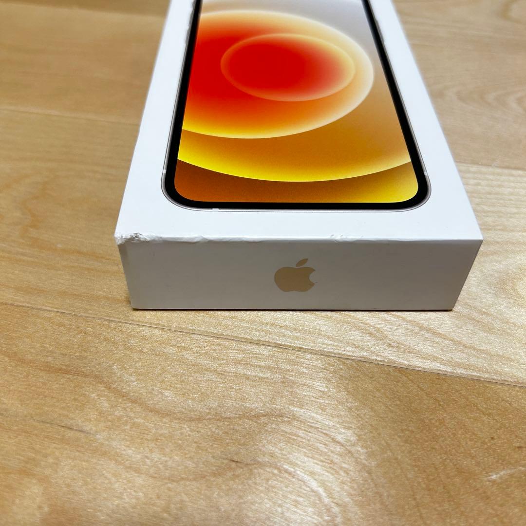 【美品】Apple iPhone 12 ホワイト 本体(バッテリー残量100％)