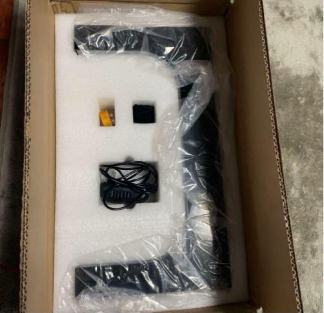 フローティングLED スニーカー