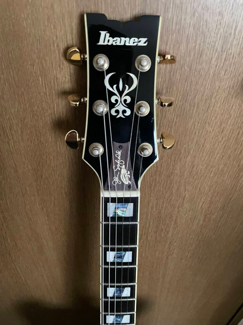 Ibanez セミホロウボディエレキギター サンバースト
