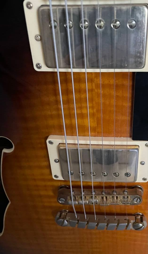 Ibanez セミホロウボディエレキギター サンバースト