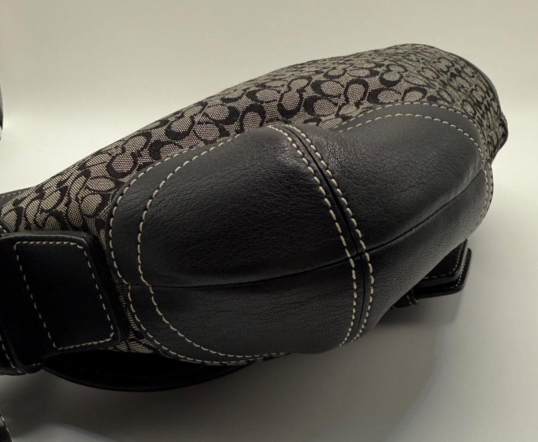 【美品】COACH コーチ SOHO ワンショルダー バッグ シグネチャー 黒