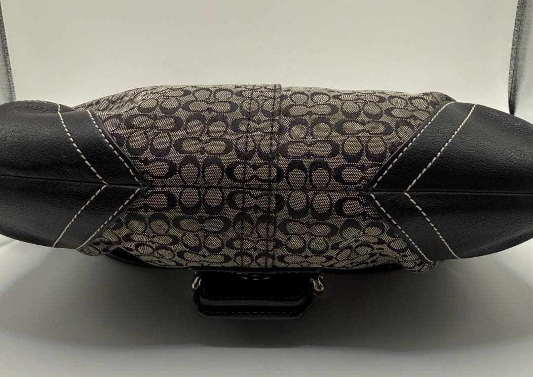 【美品】COACH コーチ SOHO ワンショルダー バッグ シグネチャー 黒