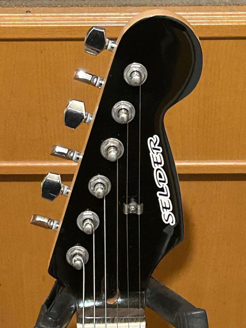 美品☆SELDER ストラトキャスター ブラック SSH 新品弦交換　アーム付き