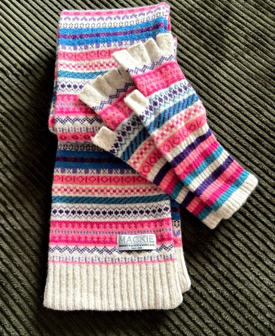 ROBERT MACKIE/ロバートマッキー　ウールマフラー と 手袋