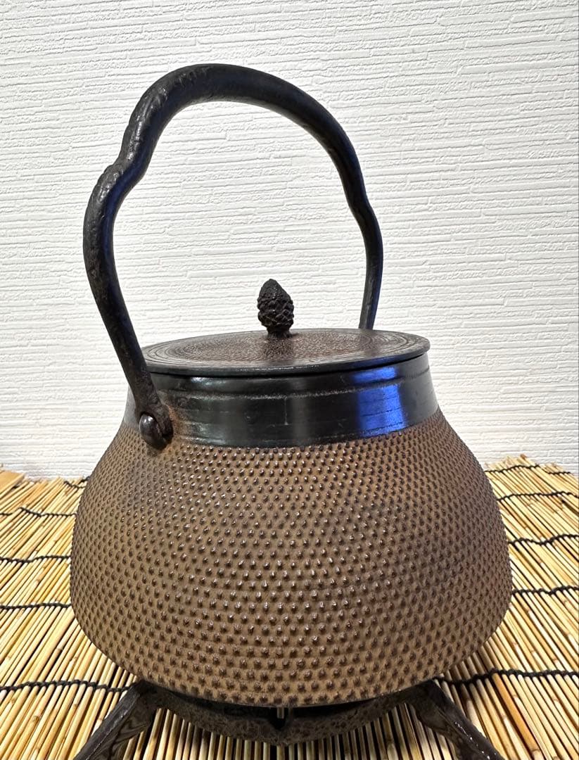 未使用品　付属品付　南部盛岡釜定工房造　１５型　南部鉄瓶　南部鉄器　鉄瓶