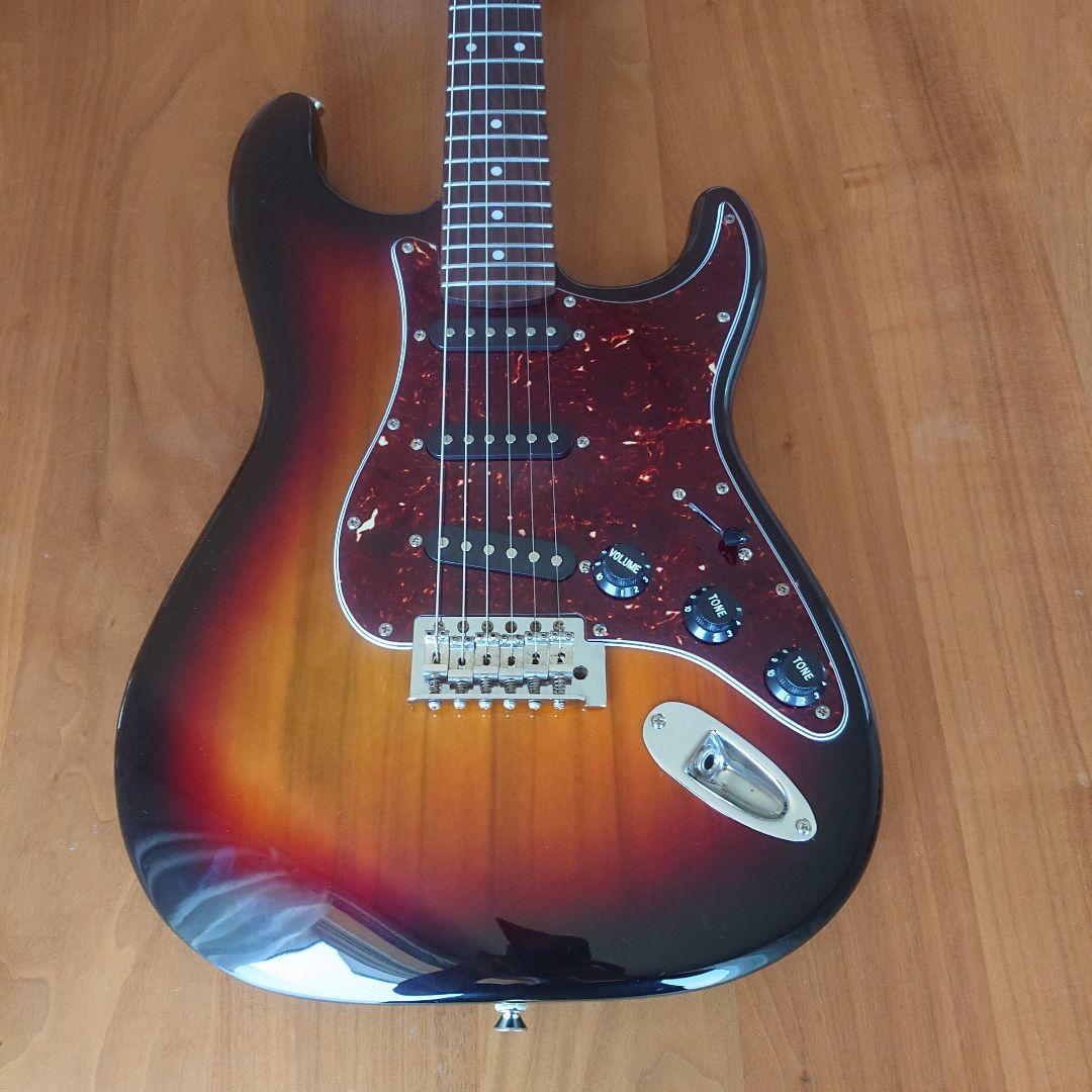 サンバースト ストラトキャスター エレキギター