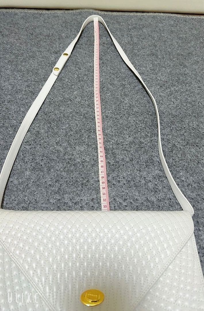 美品**BALLY**ホワイトキルティングパーティーバッグ