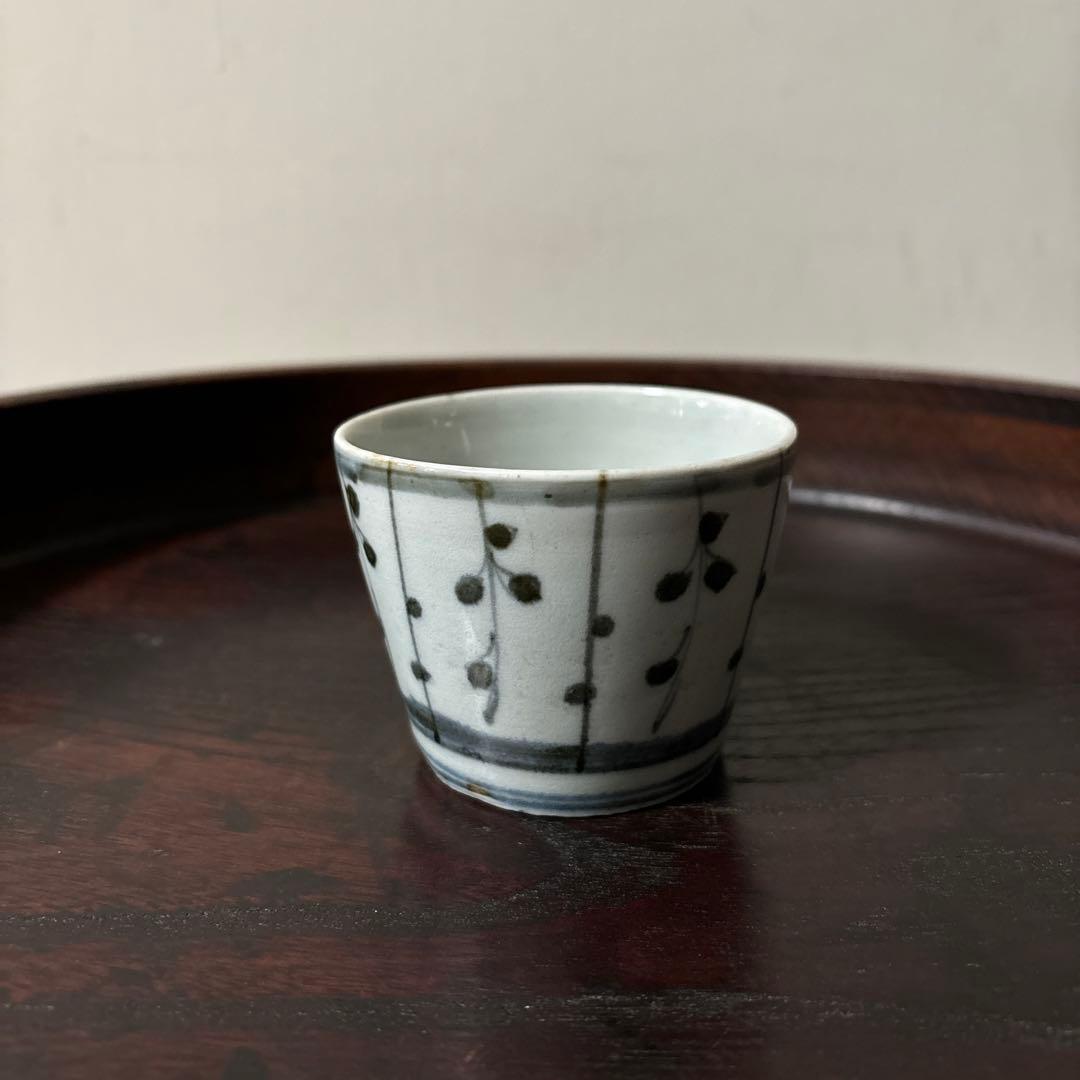 古伊万里染付　格子縞　蔓草文　②蕎麦猪口　江戸初期前期　アンティーク　白磁　李朝