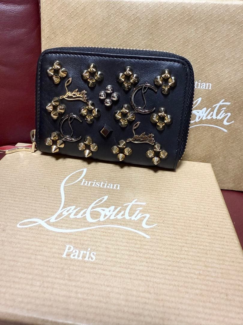 【正規品・箱付き】美品 クリスチャン ルブタン パネトーネ ケース