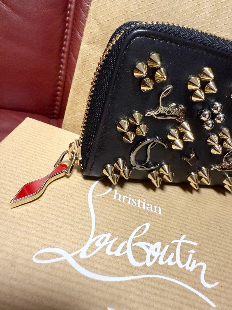 【正規品・箱付き】美品 クリスチャン ルブタン パネトーネ ケース