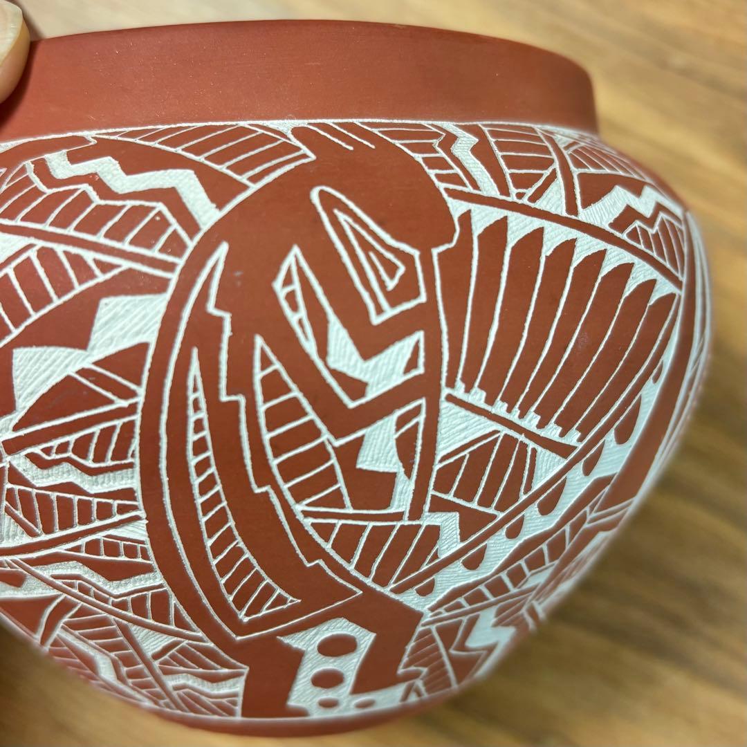 アコマ族◇A. Concho作 ココペリ模様 ハンドメイド陶器 赤土ボウル