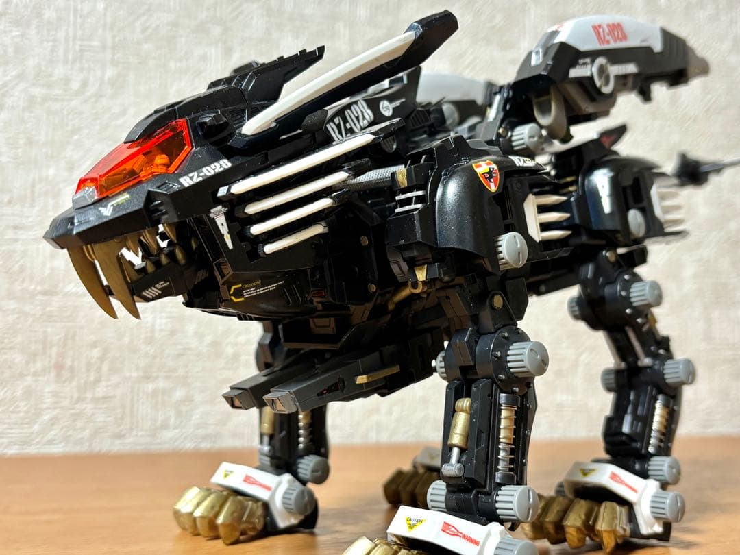 HMM ブレードライガーAB 塗装済み 完成品 コトブキヤ プラモデル ゾイド