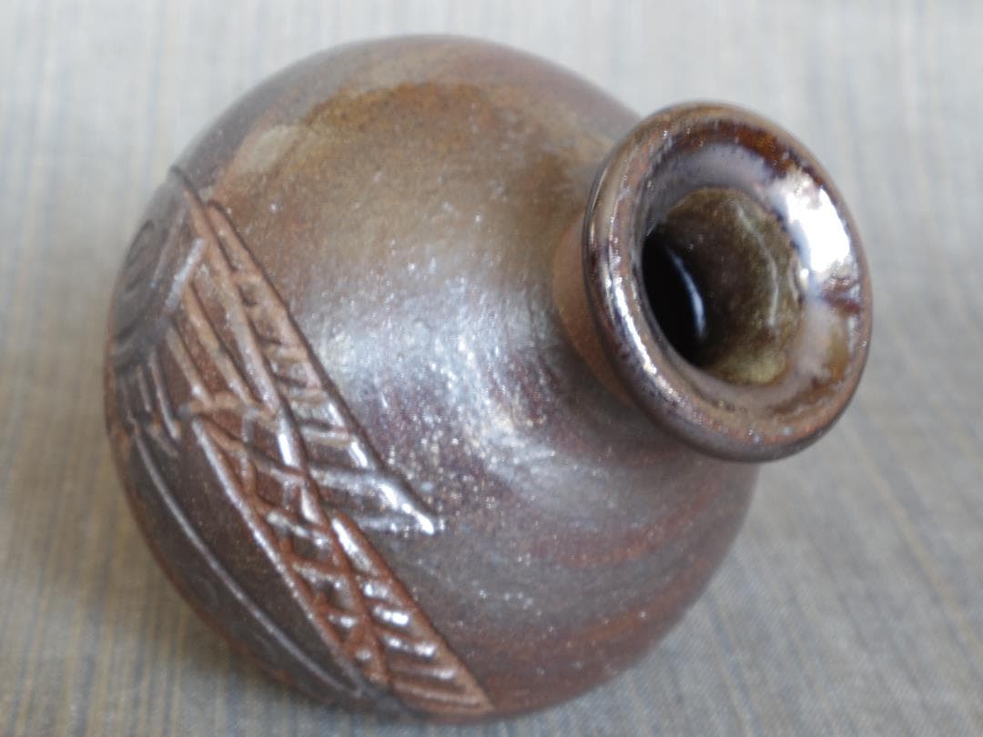 希少作★金城敏男【師＆父：金城次郎】★線彫り魚文徳利